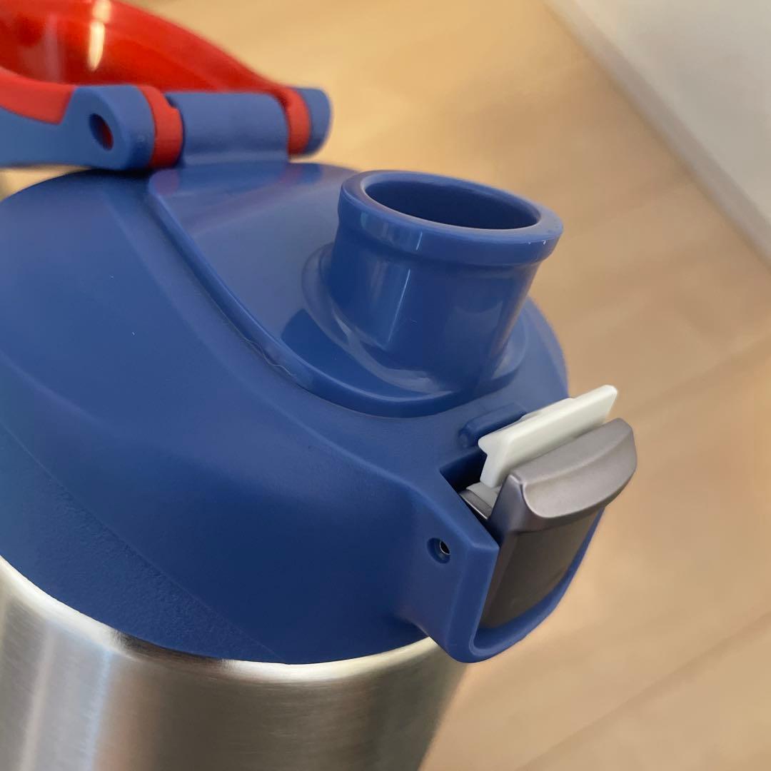 訳アリTIGER SAHARA 1.5L スポーツボトル