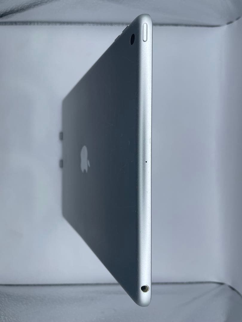 r*o様 iPad 7世代 32GB 本体　バッテリー92％