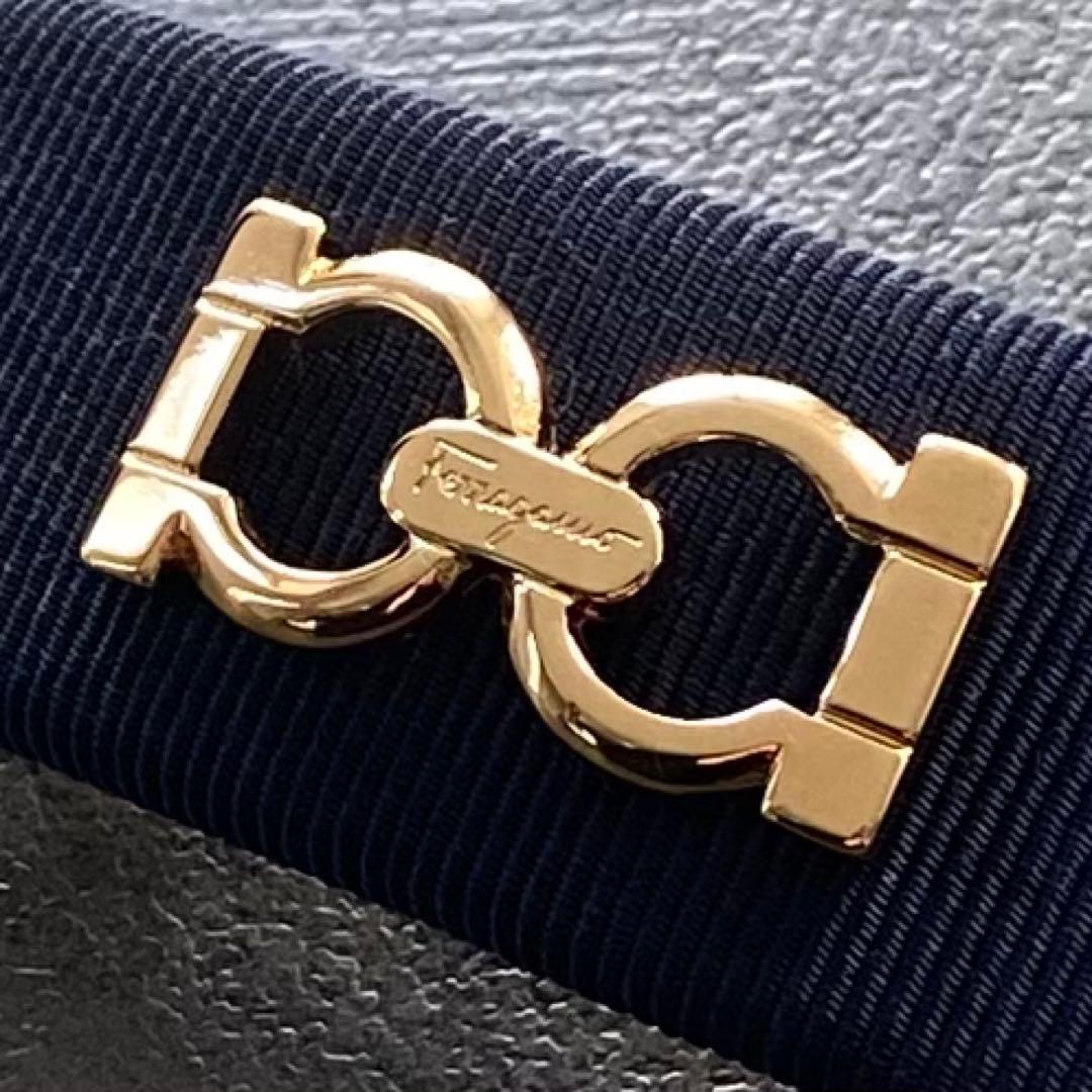 Salvatore Ferragamo バレッタ　ガンチーニ　ネイビー　ゴールド
