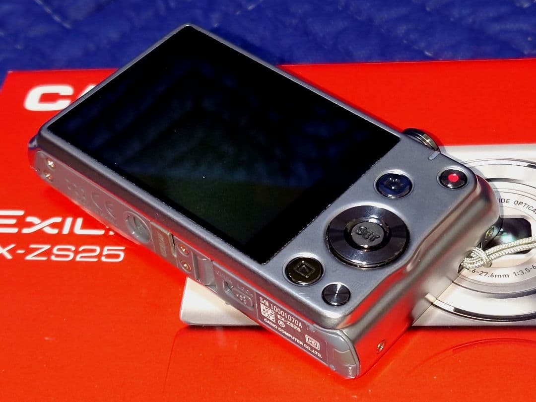 CASIO EXILIM EX-ZS25 シルバー SDカード4G付き