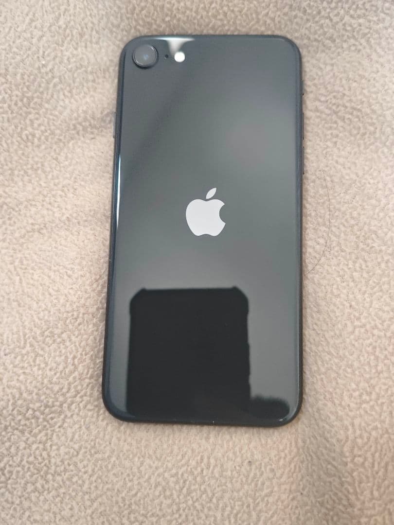 【バッテリー100%！】iphone se　第2世代