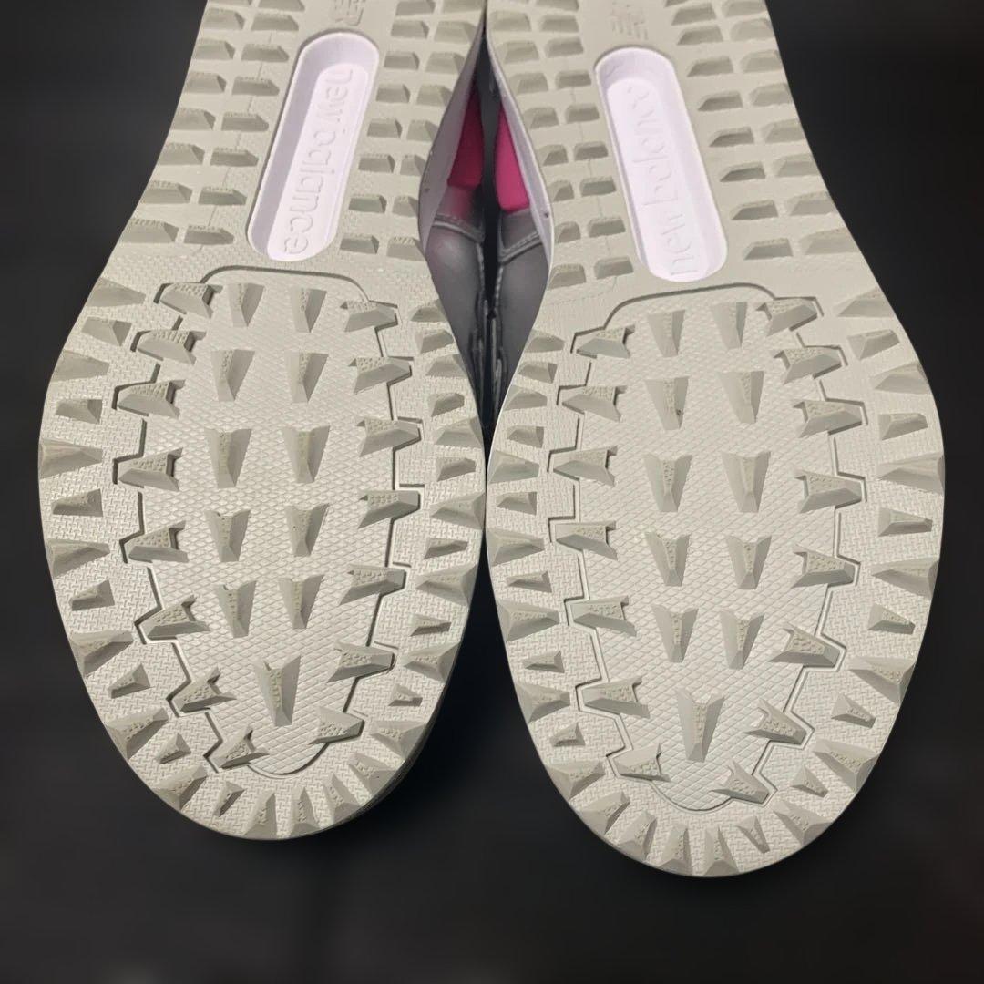 【美品】ニューバランス　ゴルフシューズ　シルバー　24センチ