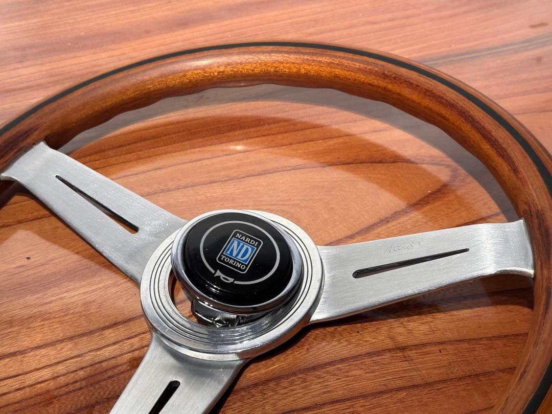 最終価格NARDI クラシック　ウッド　ステアリング　33センチ