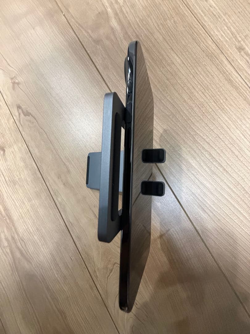 iPhone air スペースブラック　256GB 美品 ケース2個付き