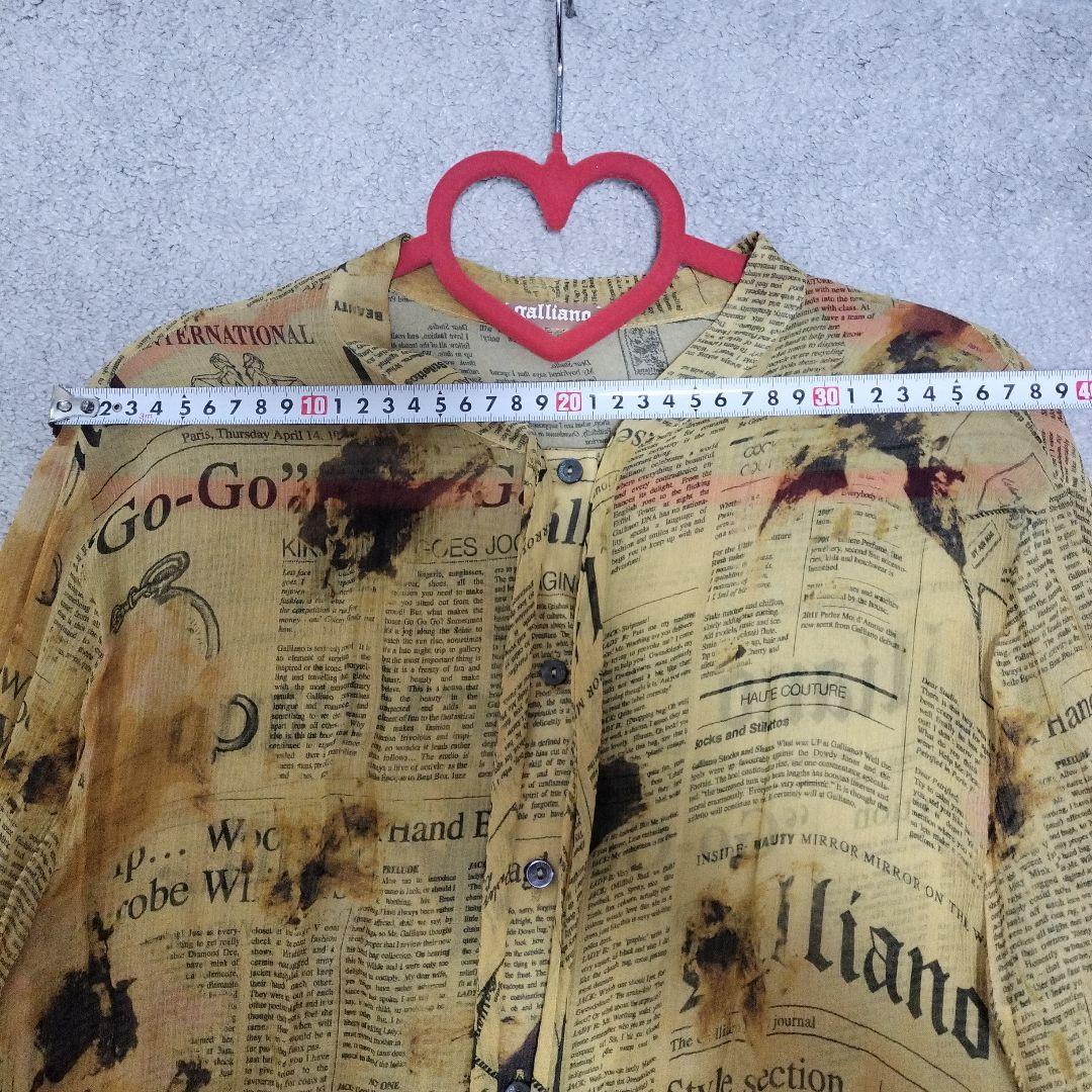 ジョン・ガリアーノ　ニュースペーパー柄シャツ