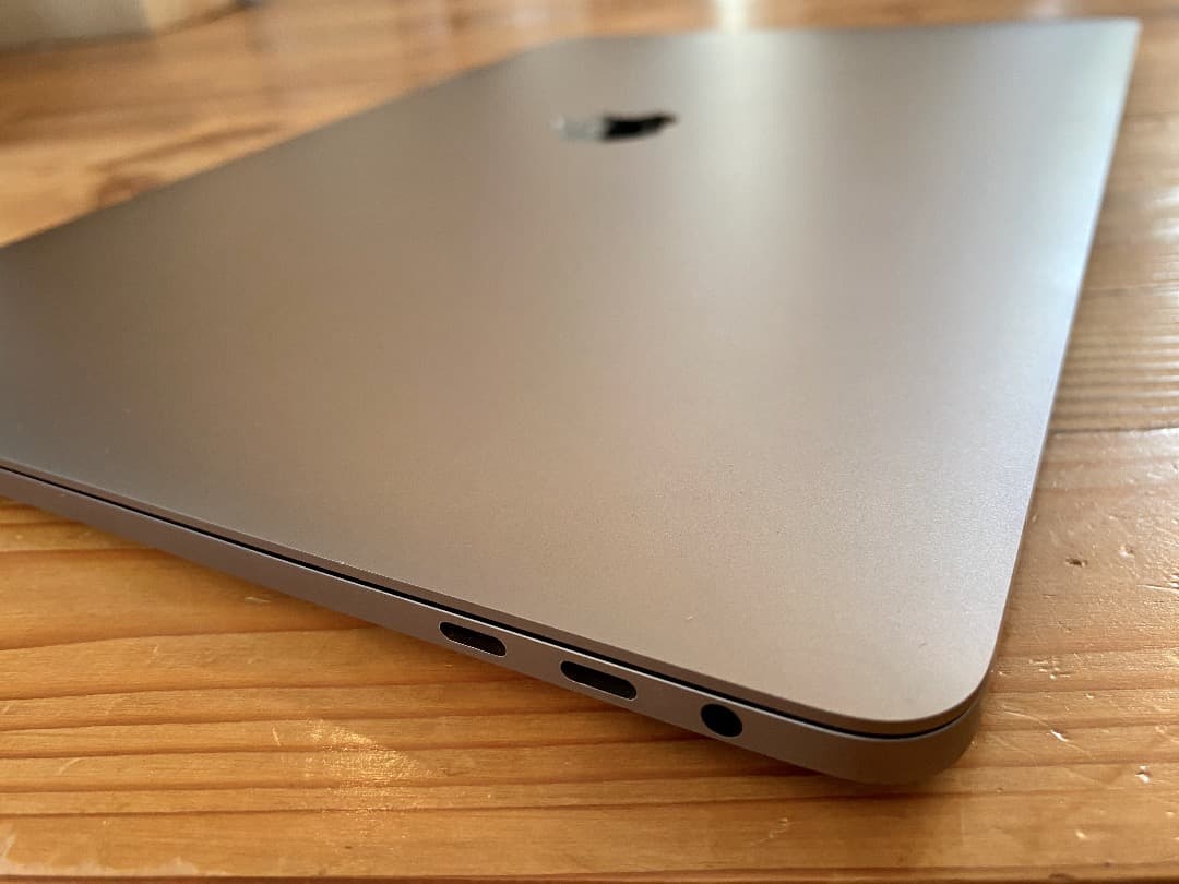 MacBook Pro 2018 15inch　メモリ32GB　512GB