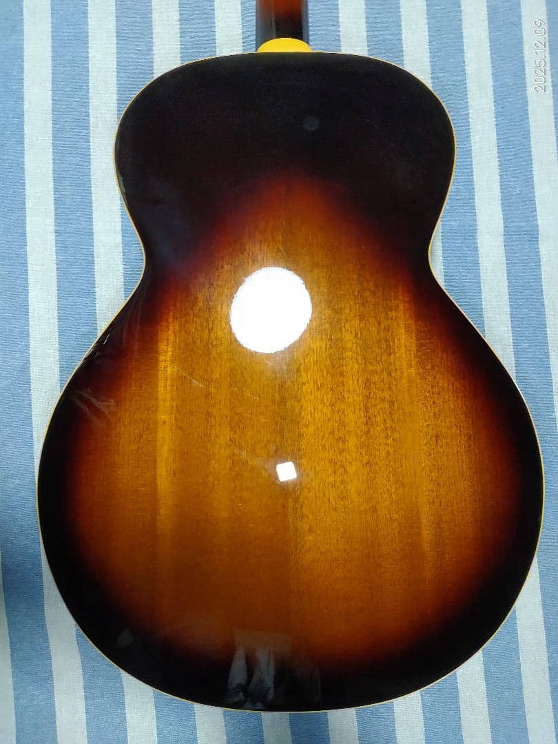 EpiphoneのGibsonヘッドの小振りアコギEL-00美品、ハードケース付