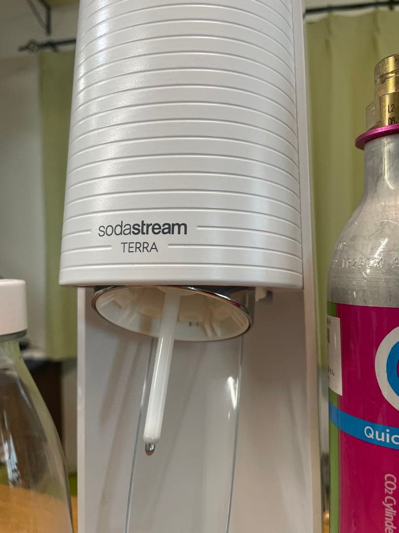 sodastream TERRA ホワイト 炭酸水メーカー 本体とボトル2本付き