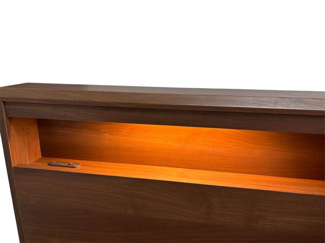 クイーンベッドフレーム 木製スラット LEDライト付き