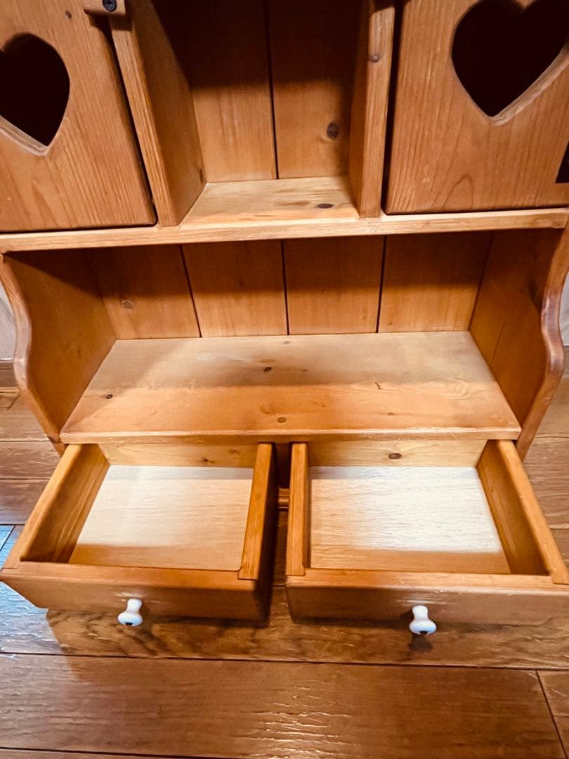 アメリカンカントリー家具　カントリーハート　木製ハート型扉付きシェルフ