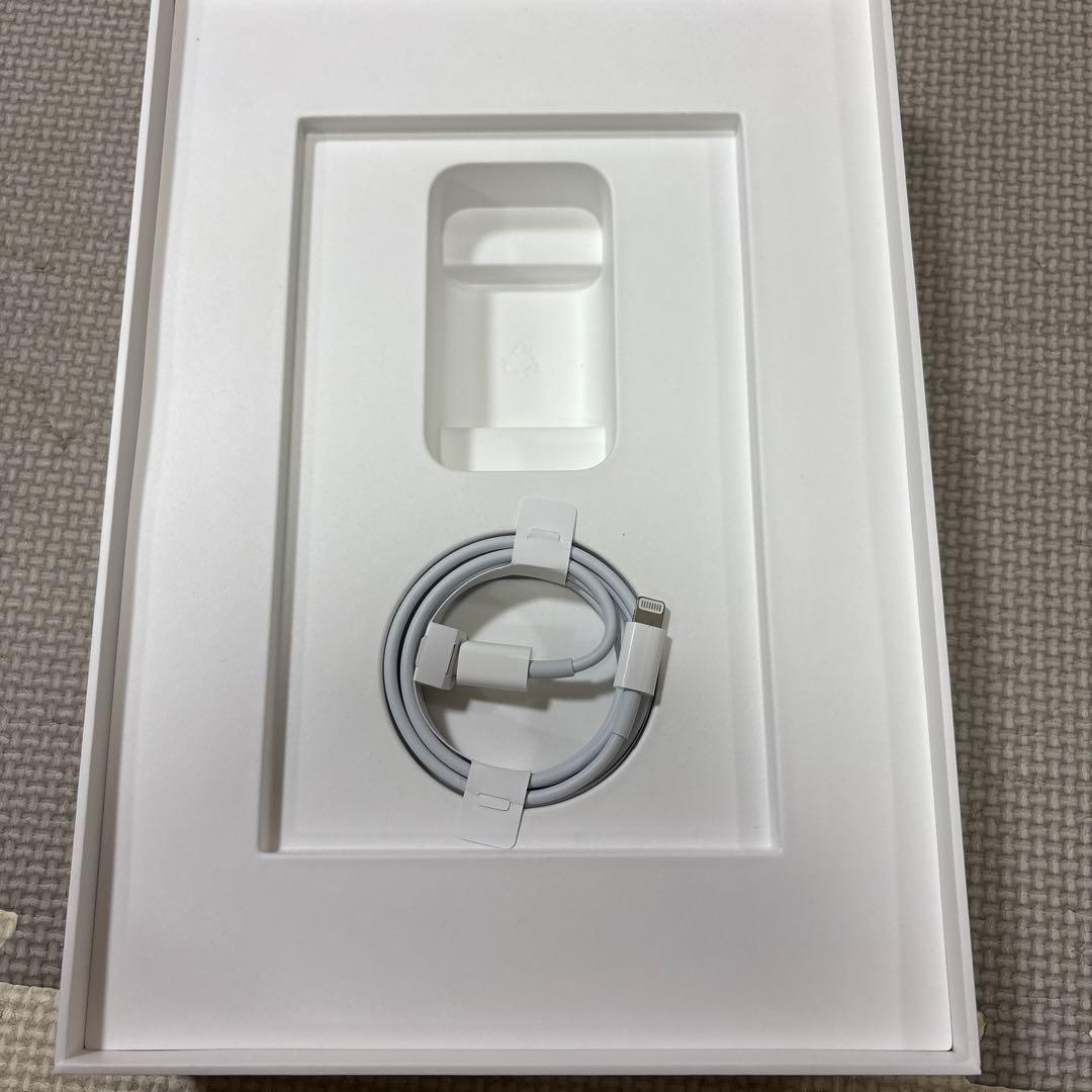 iPad 第9世代 シルバー バッテリー最大容量 94% こまさん様限定