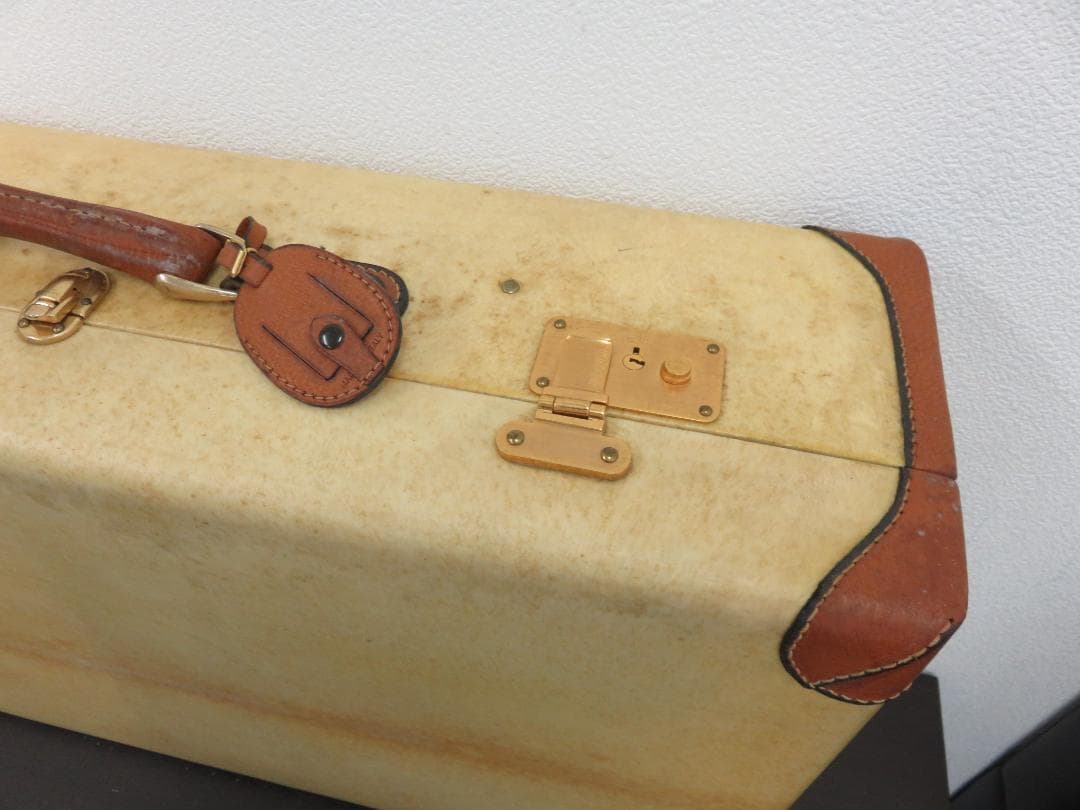 ヴィンテージ 本革トランク アンティーク 鍵付き イタリア製 トランクケース