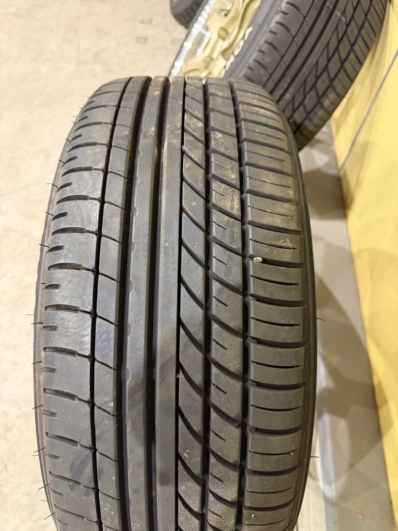 ハイエース200系AD VAN Racing 18インチホイールセット