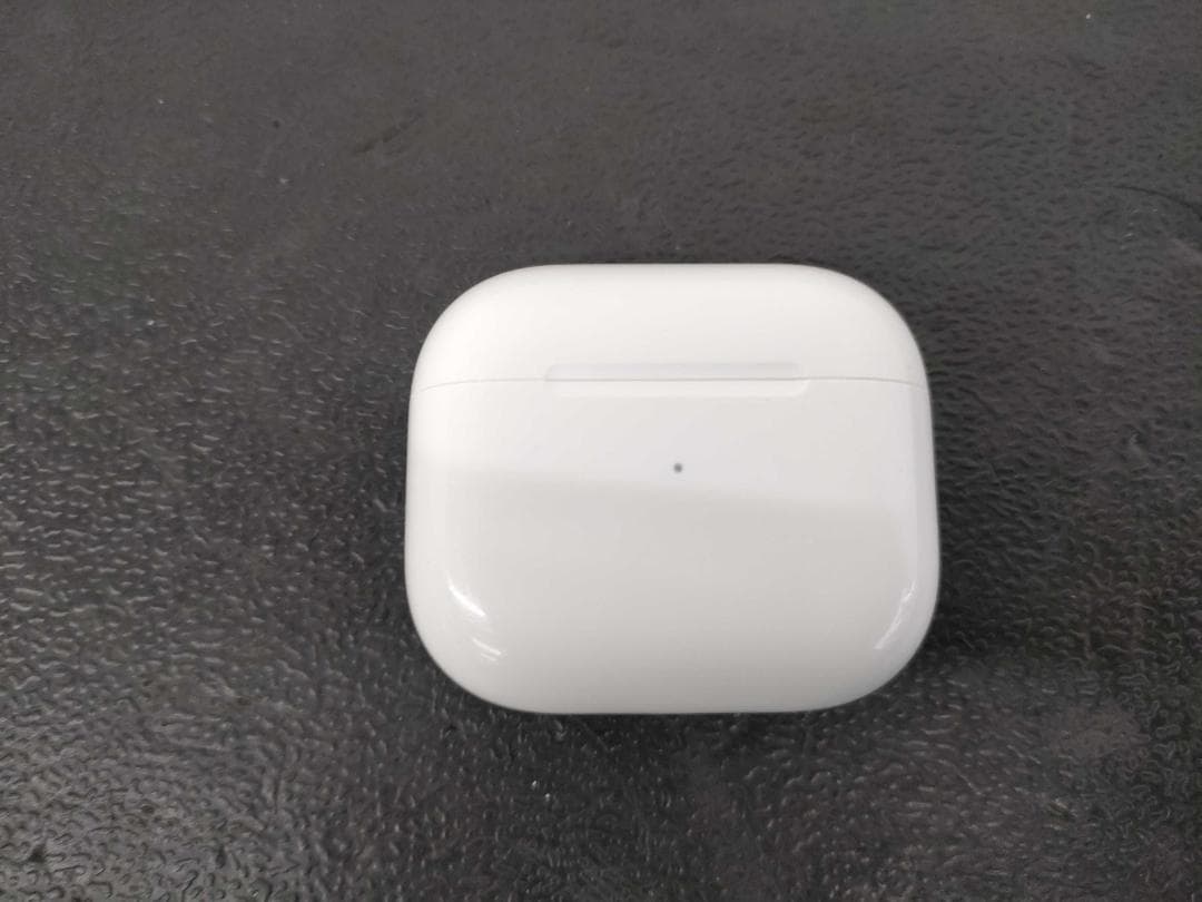 【美品】AirPods（第3世代） Lightningモデル