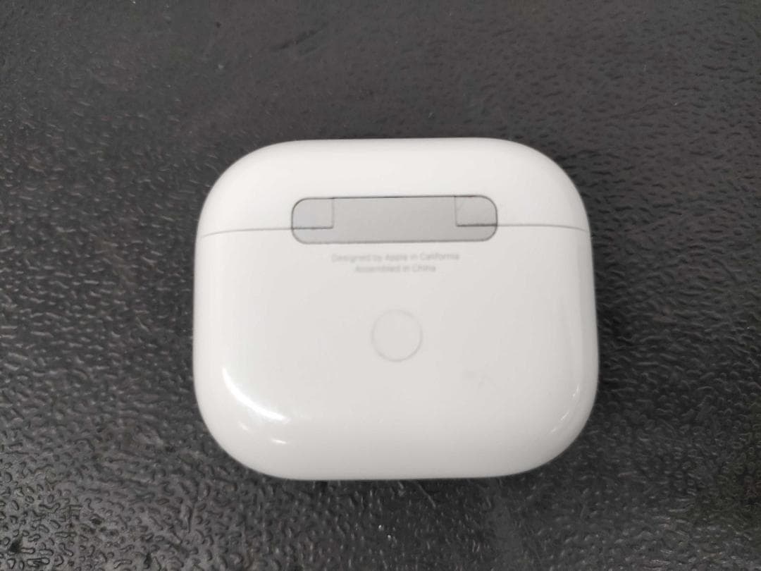 【美品】AirPods（第3世代） Lightningモデル