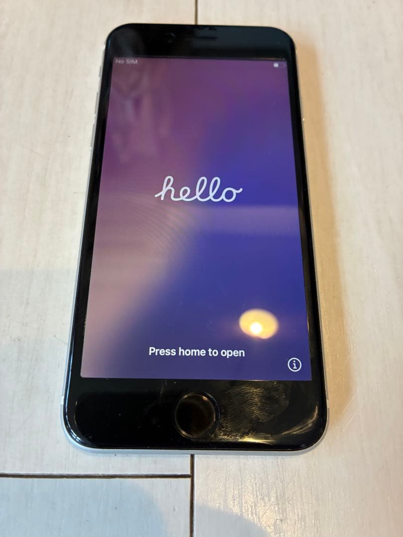 iPhone se2 64GB ホワイト　美品　本体