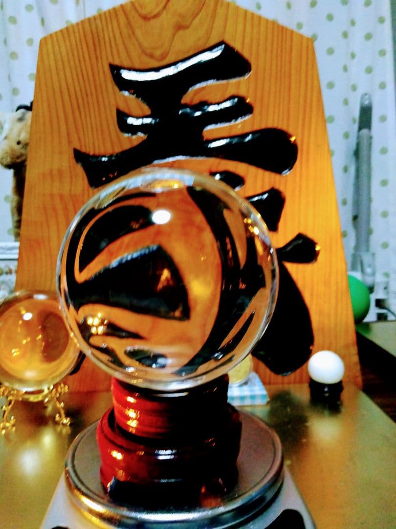 超綺麗＆超希少.特大.水晶玉の置物直径13センチ位..2段式台座