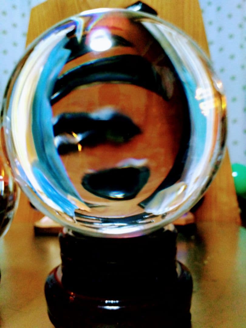 超綺麗＆超希少.特大.水晶玉の置物直径13センチ位..2段式台座