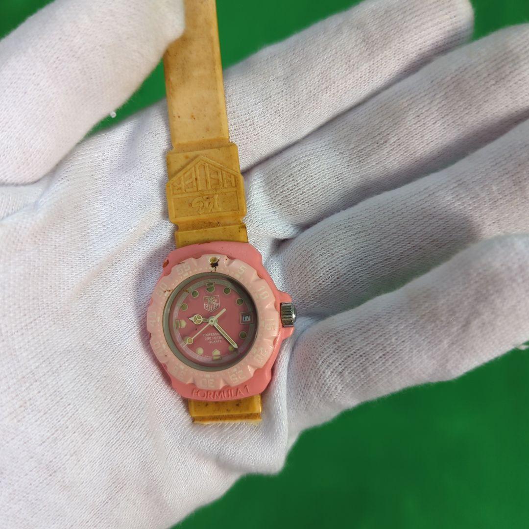 希少 タグホイヤー フォーミュラピンク　グレー　クォーツ汚れ　ジャンク　電池切れ