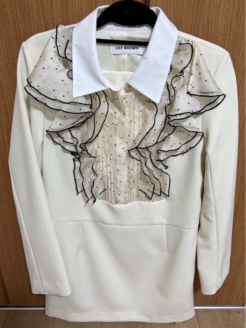 LILY BROWN リリーブラウン フロントフ リルミニドレス