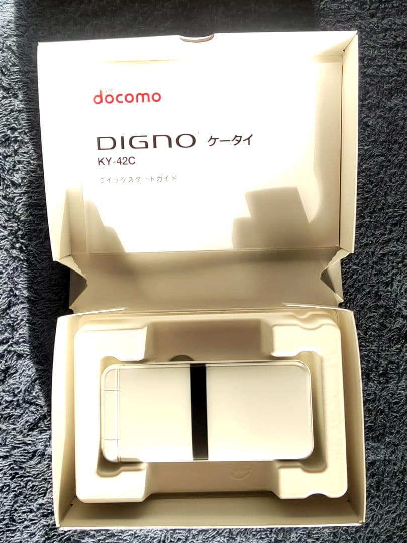 ドコモ DIGNO KY-42C ホワイト