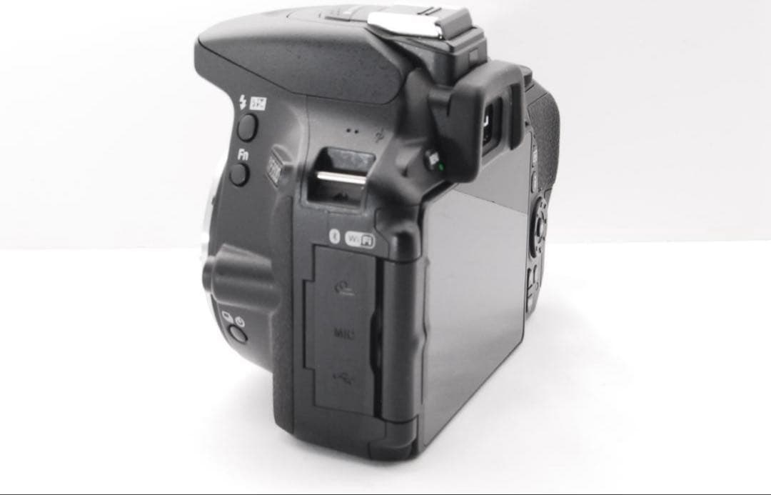 ✨スマホ転送！タッチパネル✨ Nikon D5600 ニコン 一眼レフ カメラ