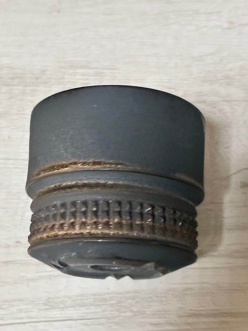 イ*ー様 Spicy gem studs tiny brass