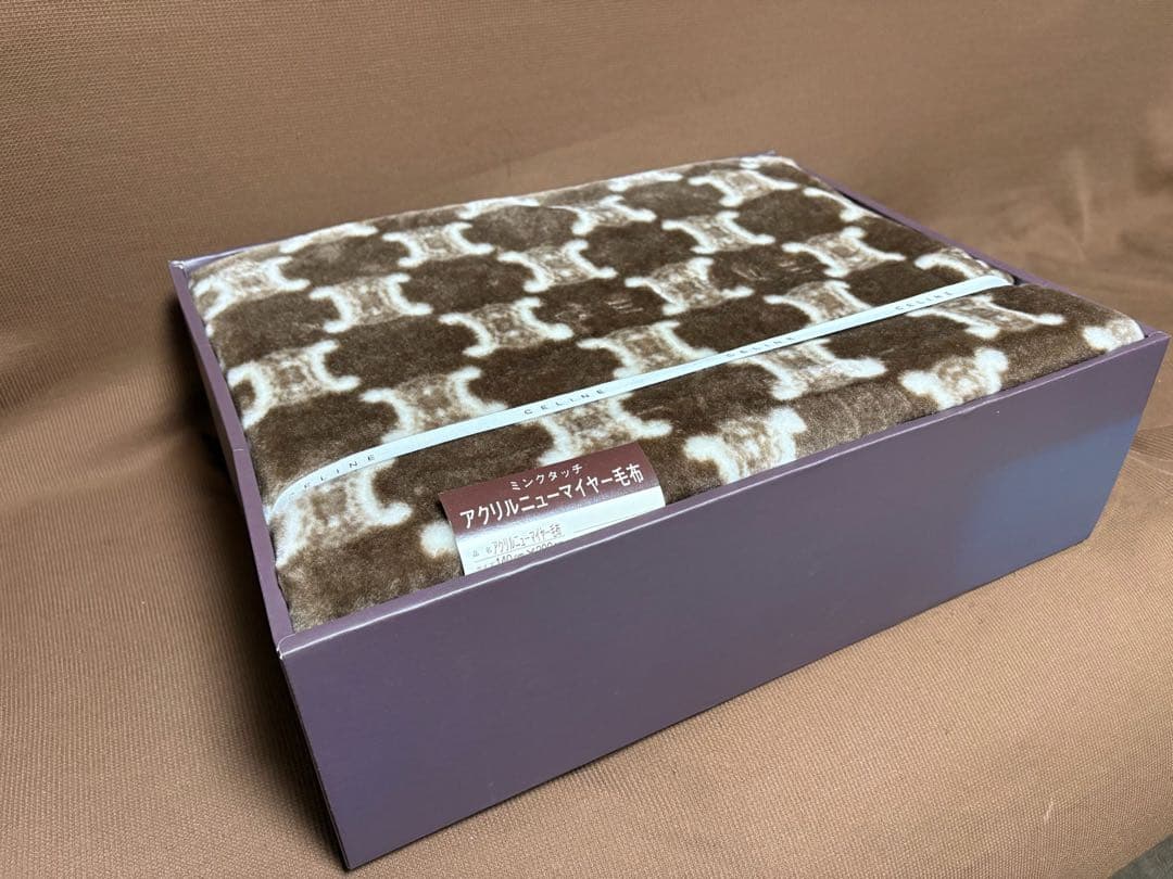 未使用　CELINE ミンクタッチ