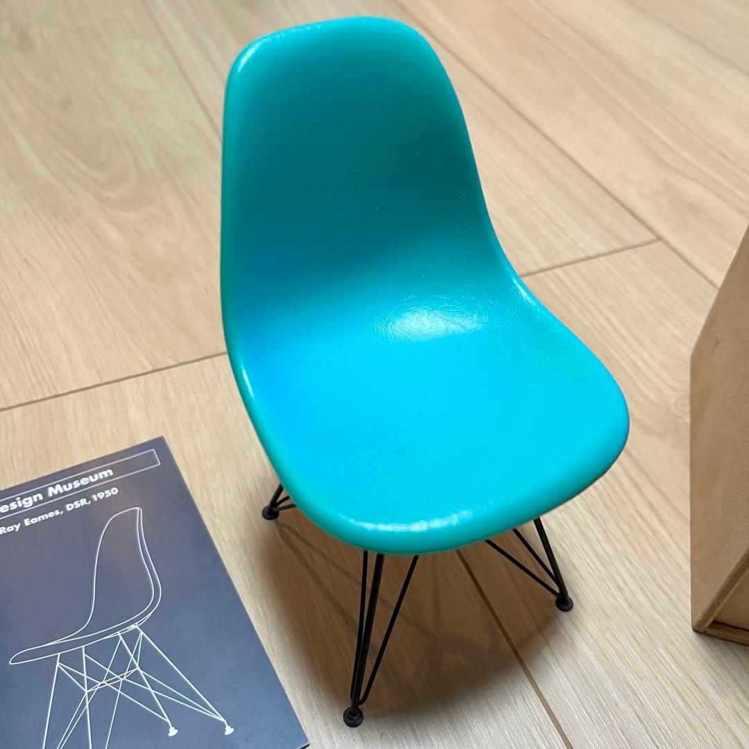 Vitra ミニチュア イームズ シェルチェア ハーマンミラー　焼けあり