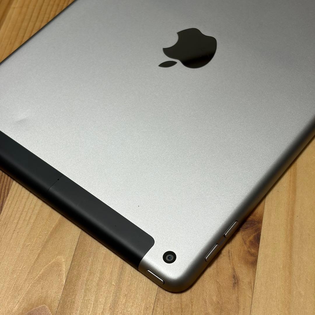 ipad 第6世代 ゴールド32GB セルラーモデル　5730