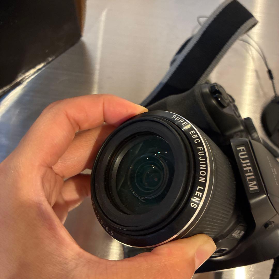 FUJIFILM FINEPIX S8400 本体　送料込み