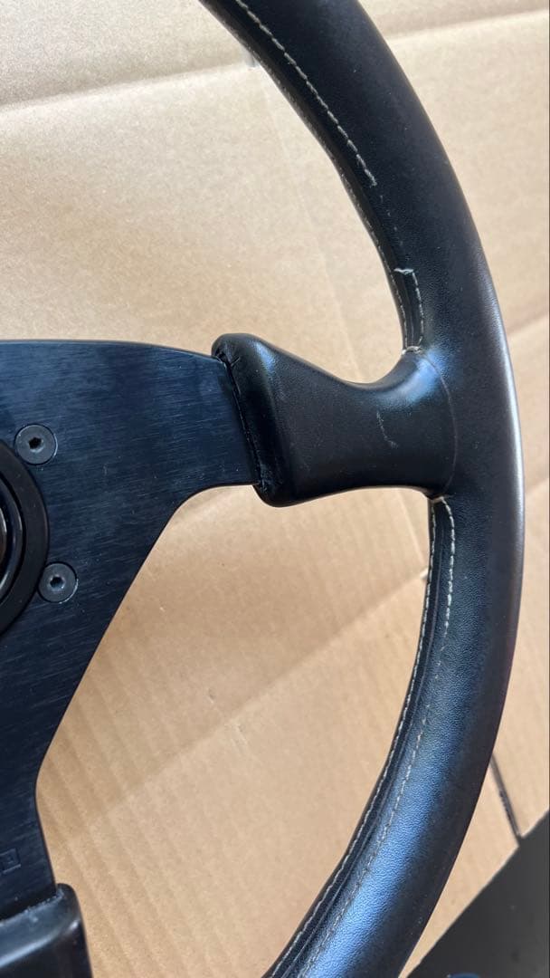 【希少】momoステアリング3スポーク 本革イタリア製(1987年)