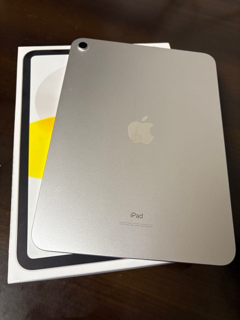 Apple iPad 第10世代　シルバー 本体　Wi-Fiモデル　64GB