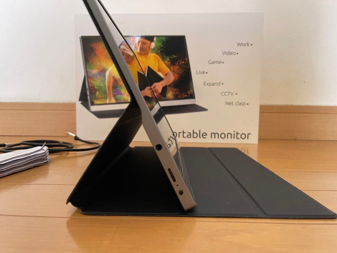 13.3インチ　ポータブルモニタ