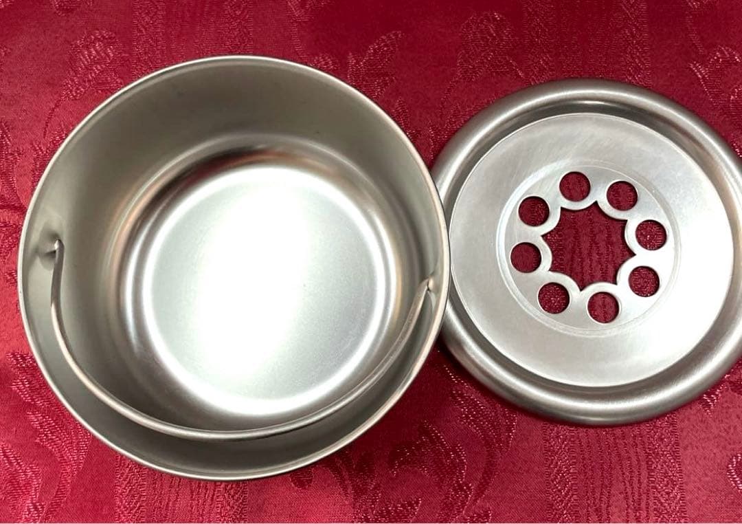 昭和レトロ未使用金属製 置き型灰皿 穴あきデザイン