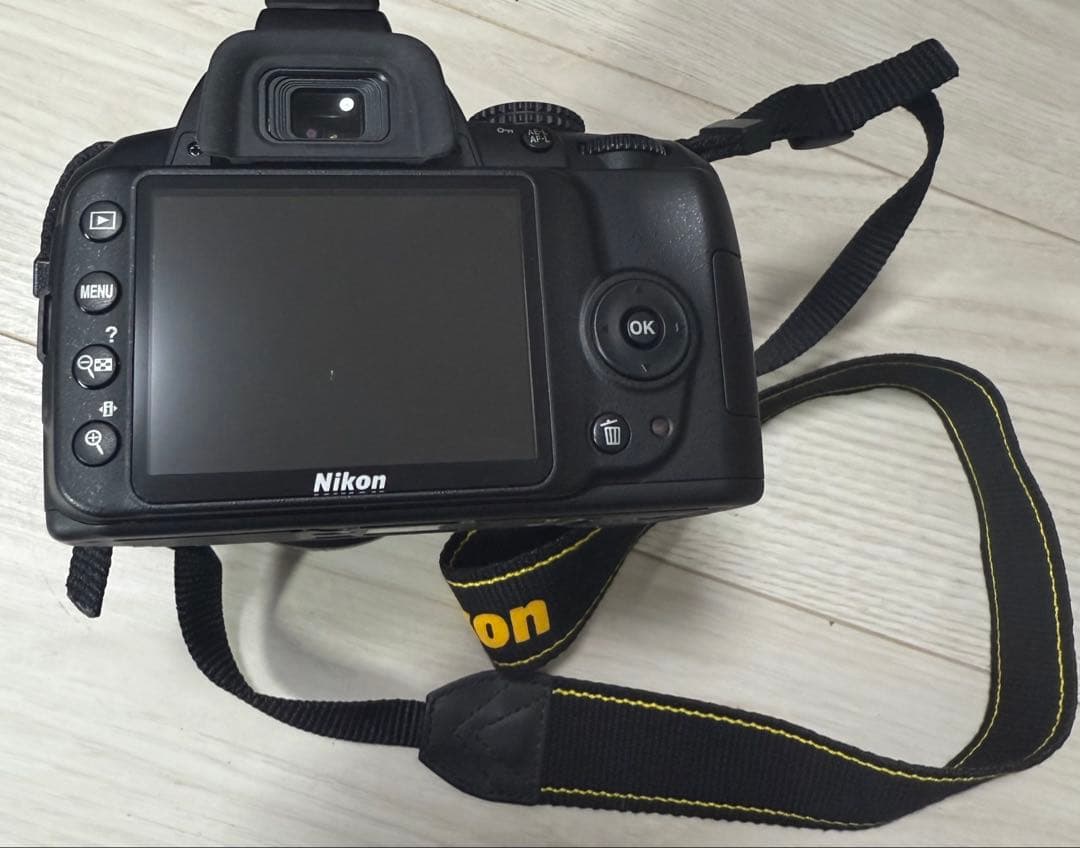 Nikon D3000 NIKKOR 18-55mmレンズキット