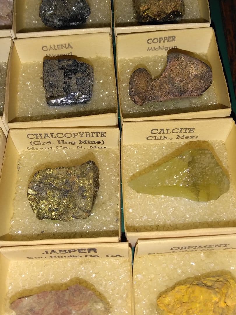 世界の鉱物標本セット　鉱物　鉱石　宝石　天然石　石　28点