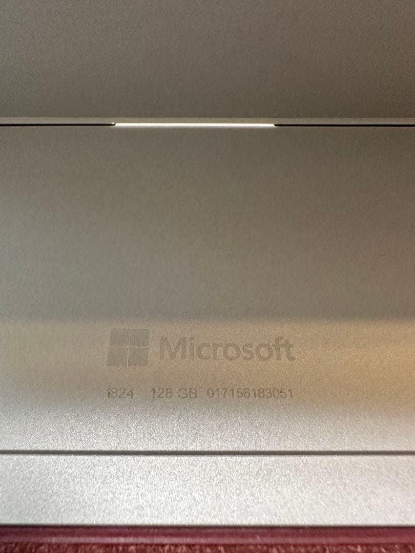 Microsoft Surface タブレット 本体　キーボード付き