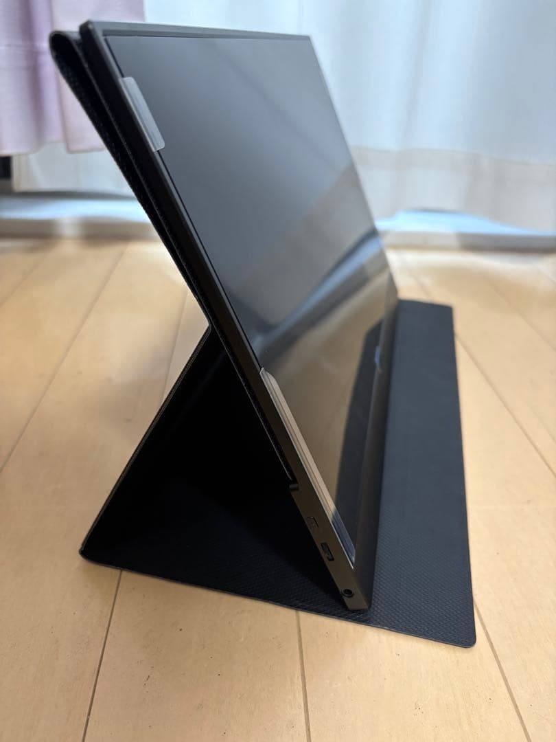 IRIS OHYAMA LUCA 折りたたみ式ディスプレイ