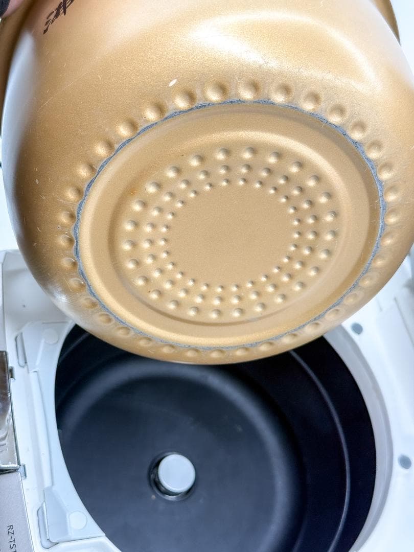 HITACHI RZ-TS105M 炊飯器1.0L IH式 2022年製釜傷あり