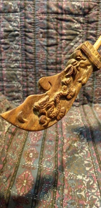 関羽一刀彫り 木製