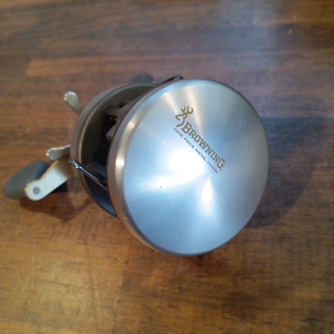 Midas 6 BEARING SYSTEM リール