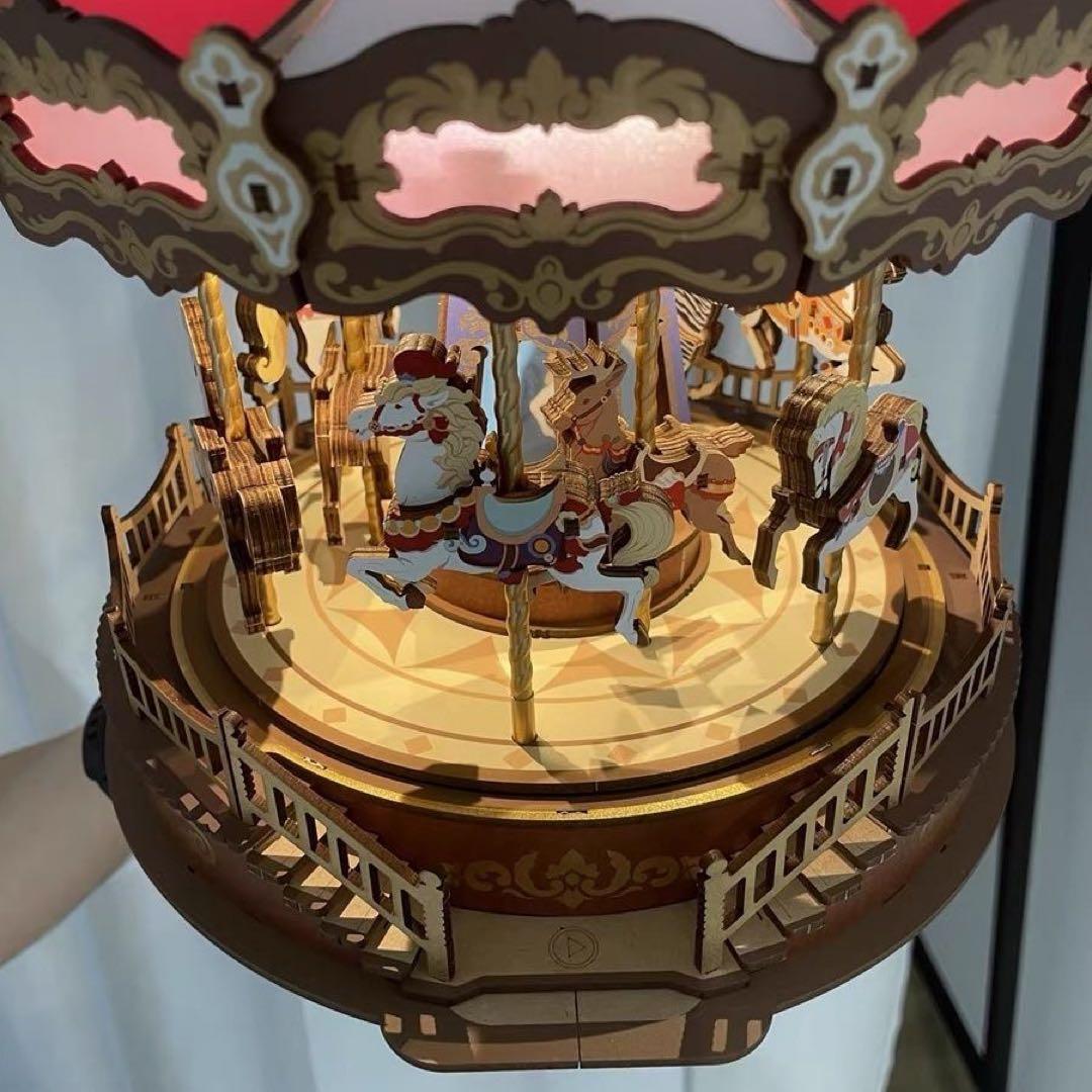 新品　回転木馬　オルゴール　完成品販売　クリスマスプレゼント