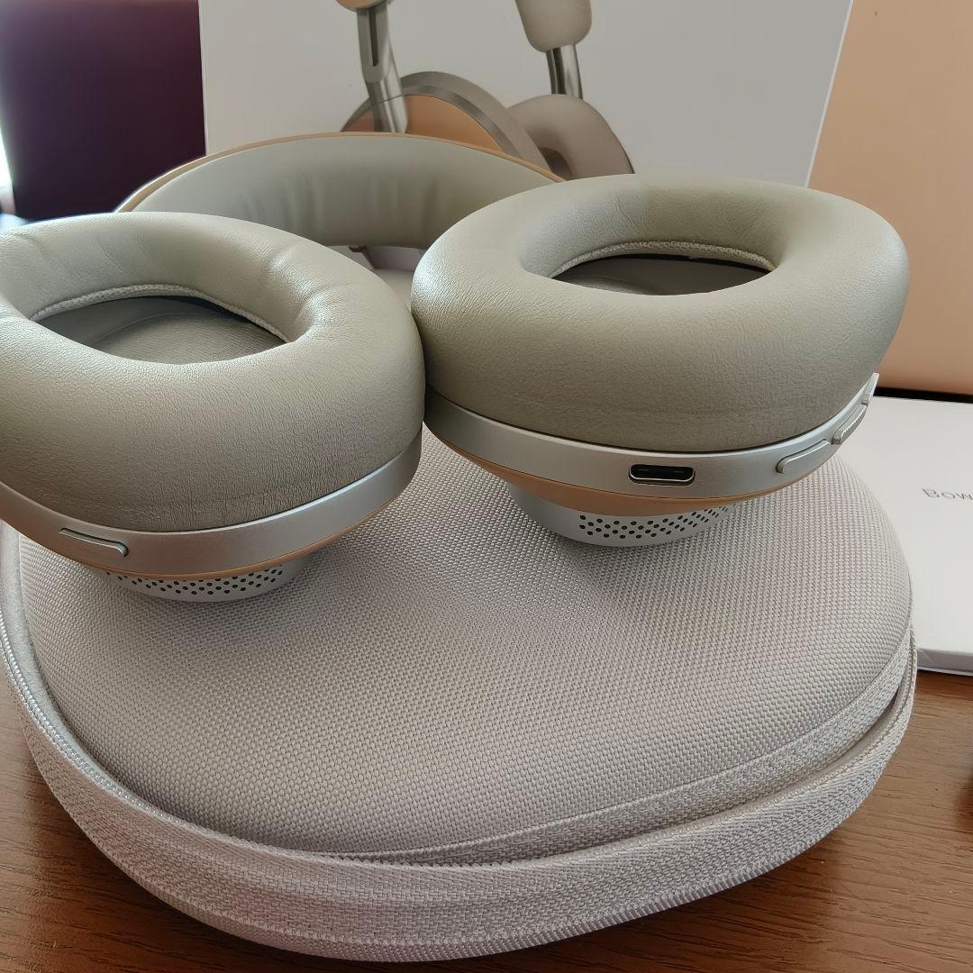 Bowers Wilkins PX8 ワイヤレスヘッドホン　タン