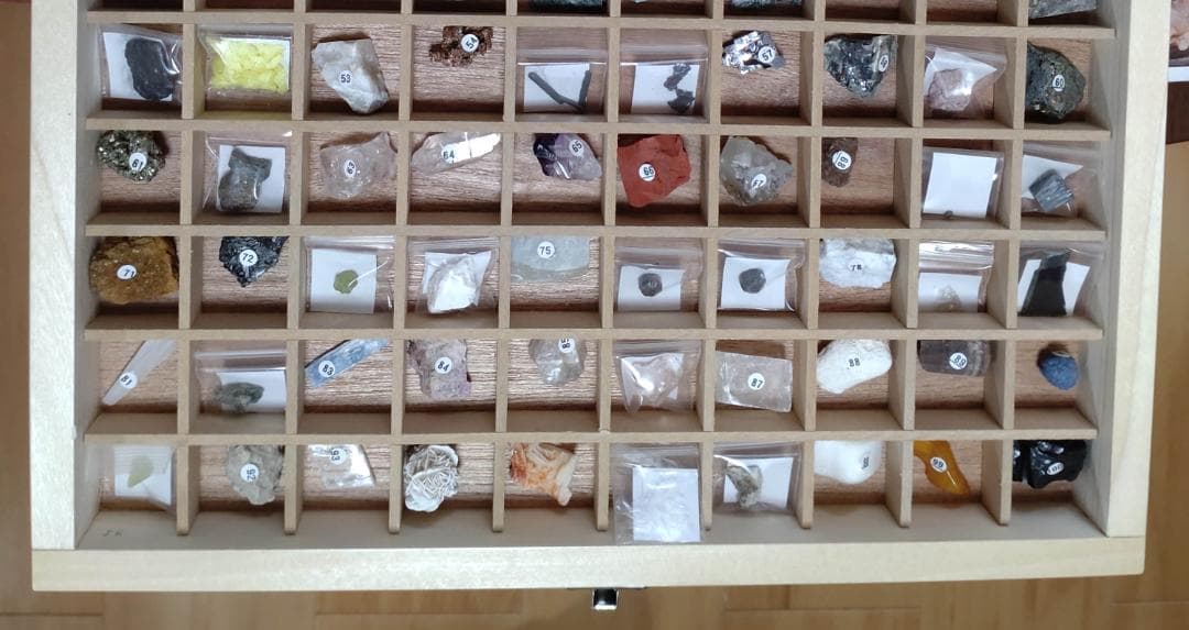 岩石鉱物標本　100種類