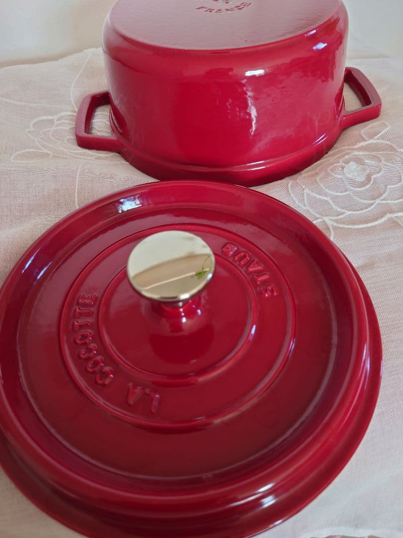 ストウブStaub　ココットラウンド18cm ボルドー