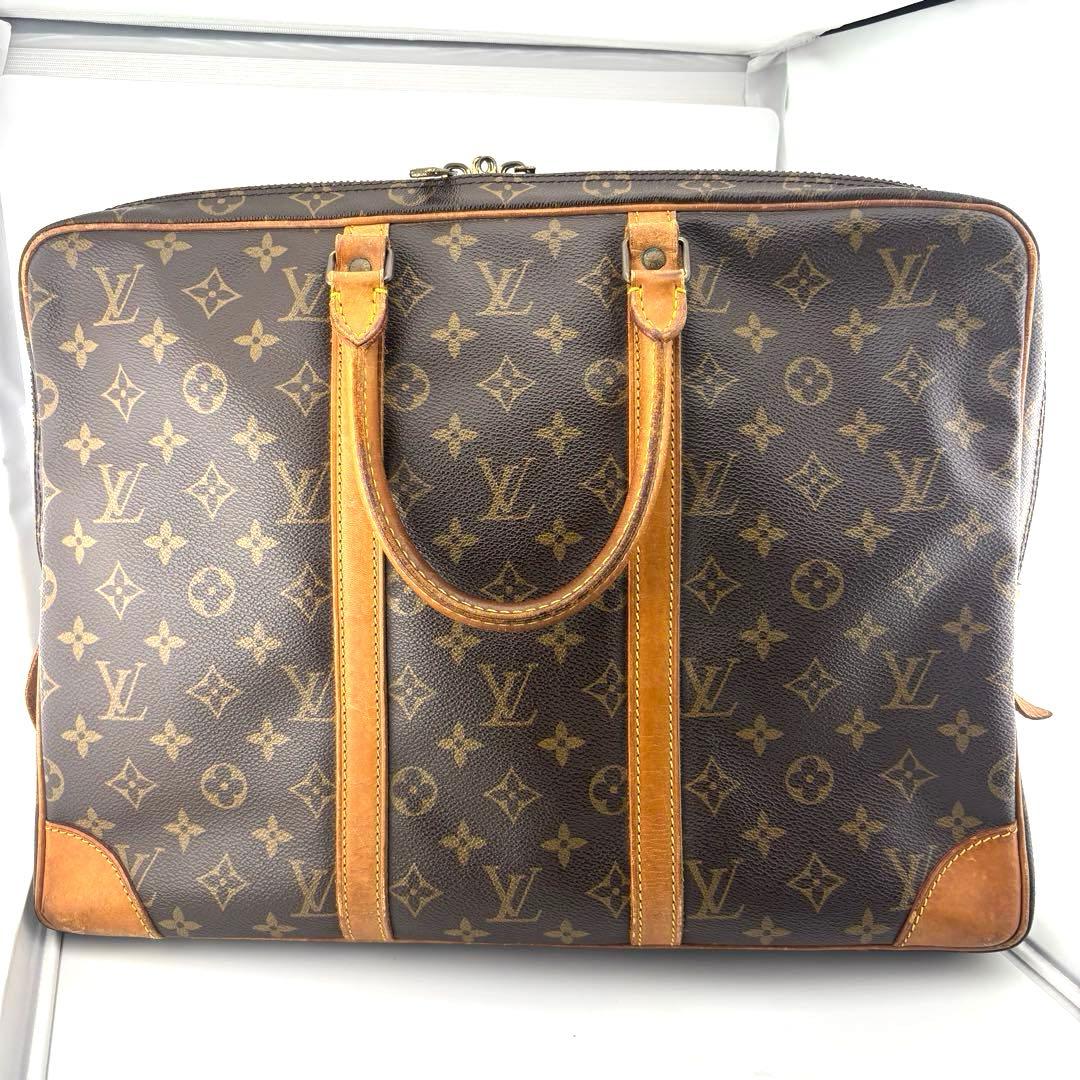 【美品】LOUIS VUITTON ポルトドキュマンヴォワヤージュ モノグラム