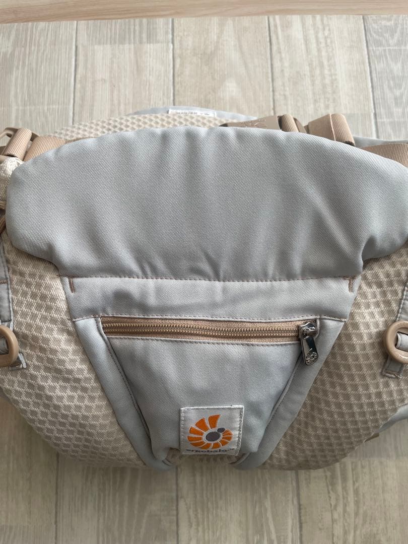 エルゴベビー抱っこ紐 オムニブリーズ サンドベージュ　ポーチ付き