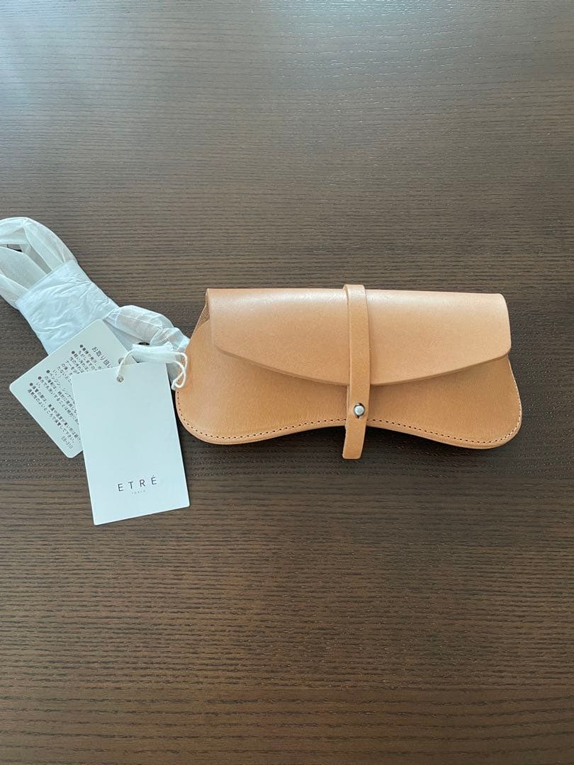 未使用 ETRE TOKYO タンドレザーサングラスケース ベージュ