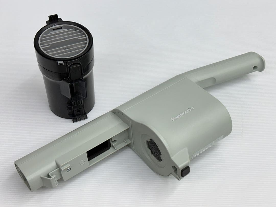 27分　純正バッテリー付き　Panasonic 掃除機　MC-SB33J 本体